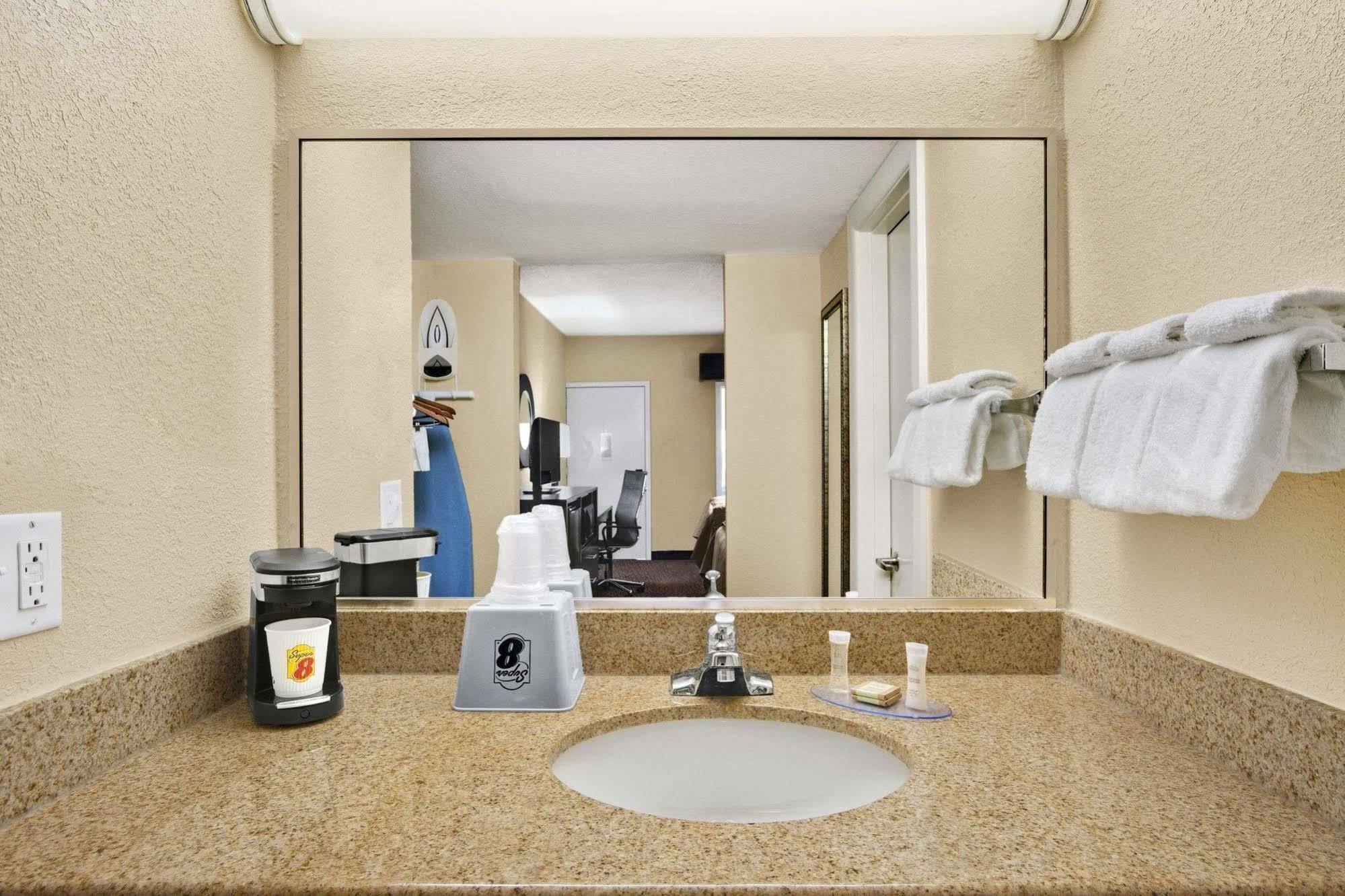 Quality Inn Asheville Downtown Tunnel Rd מראה חיצוני תמונה